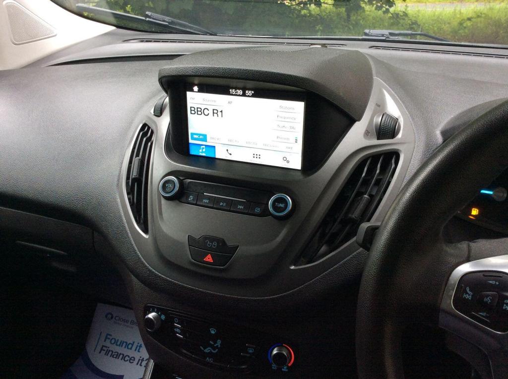 FORD TRANSIT COURIER