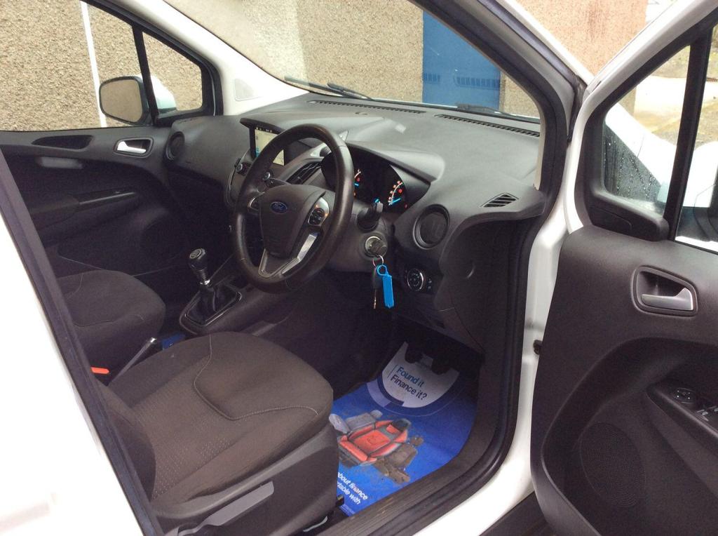 FORD TRANSIT COURIER