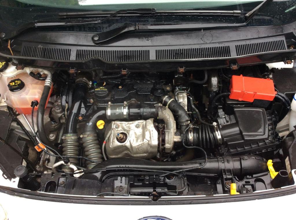 FORD TRANSIT COURIER