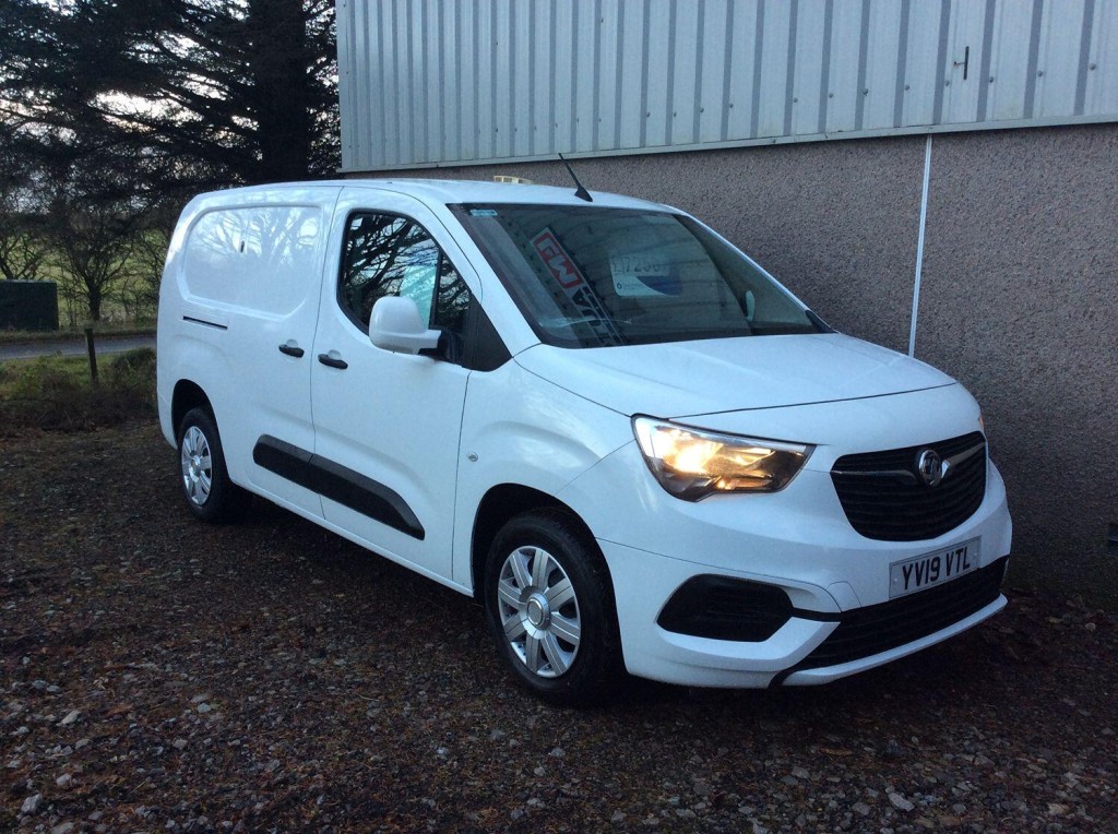 View VAUXHALL COMBO LWB 1.6 Turbo D 2300 Sportive