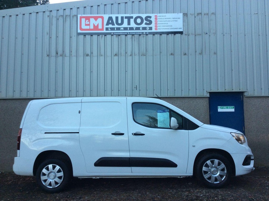 View VAUXHALL COMBO LWB 1.6 Turbo D 2300 Sportive