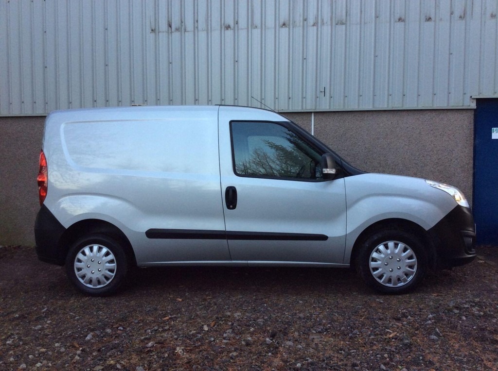 View VAUXHALL COMBO 1.3 CDTi 2000