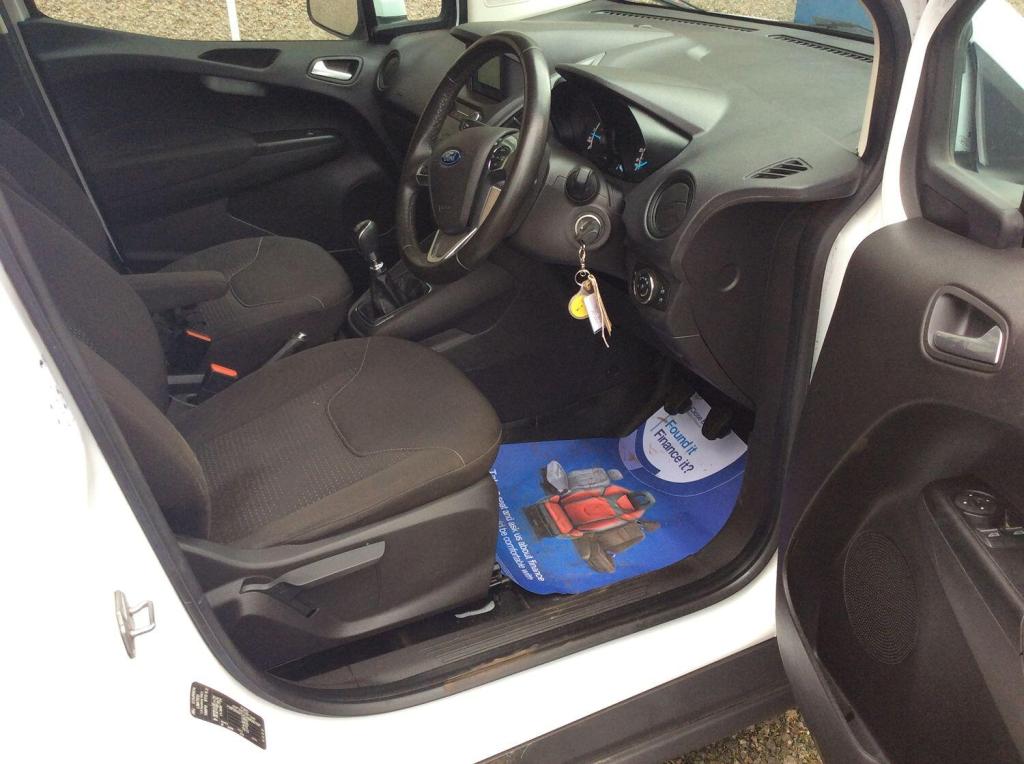 FORD TRANSIT COURIER