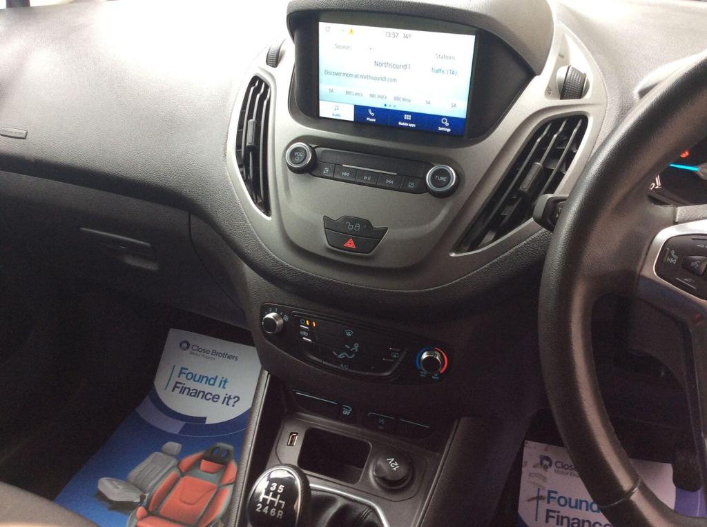 FORD TRANSIT COURIER