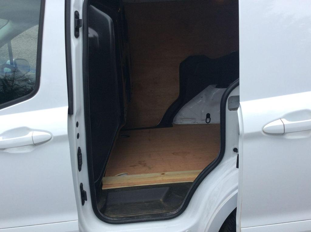 FORD TRANSIT COURIER