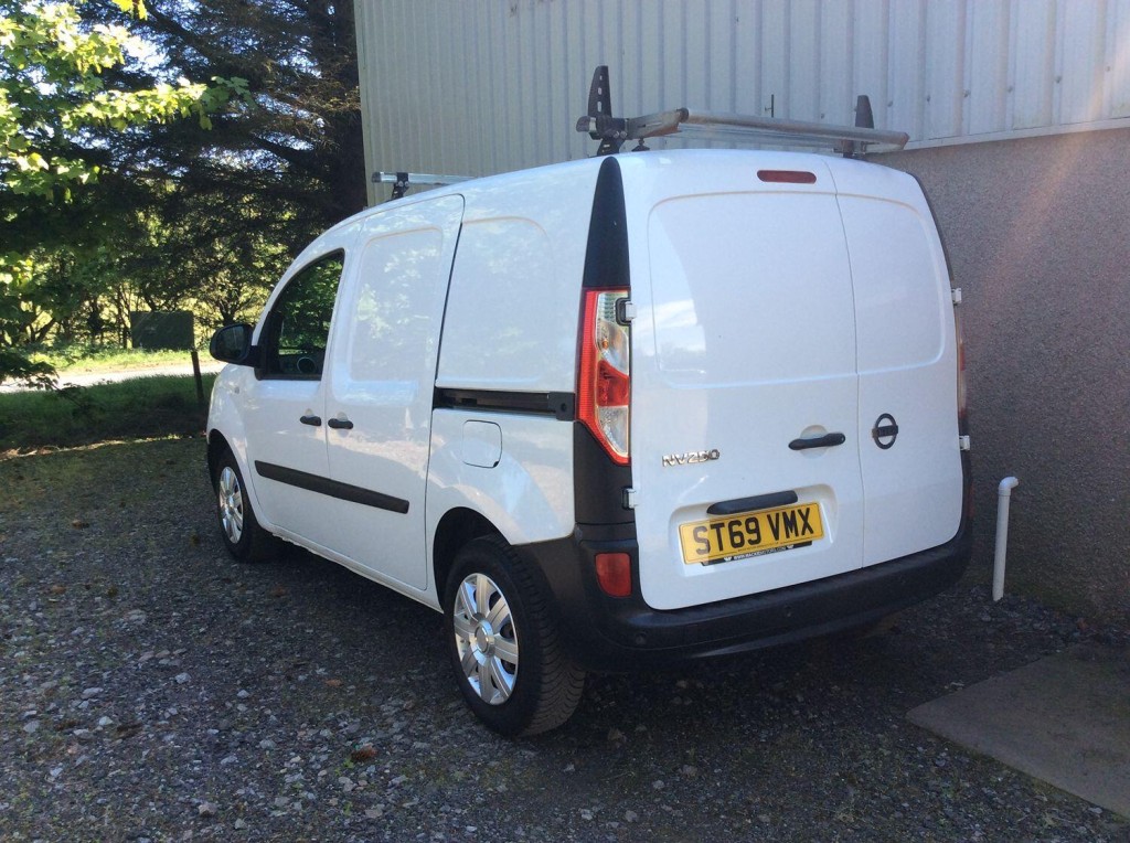 NISSAN NV250