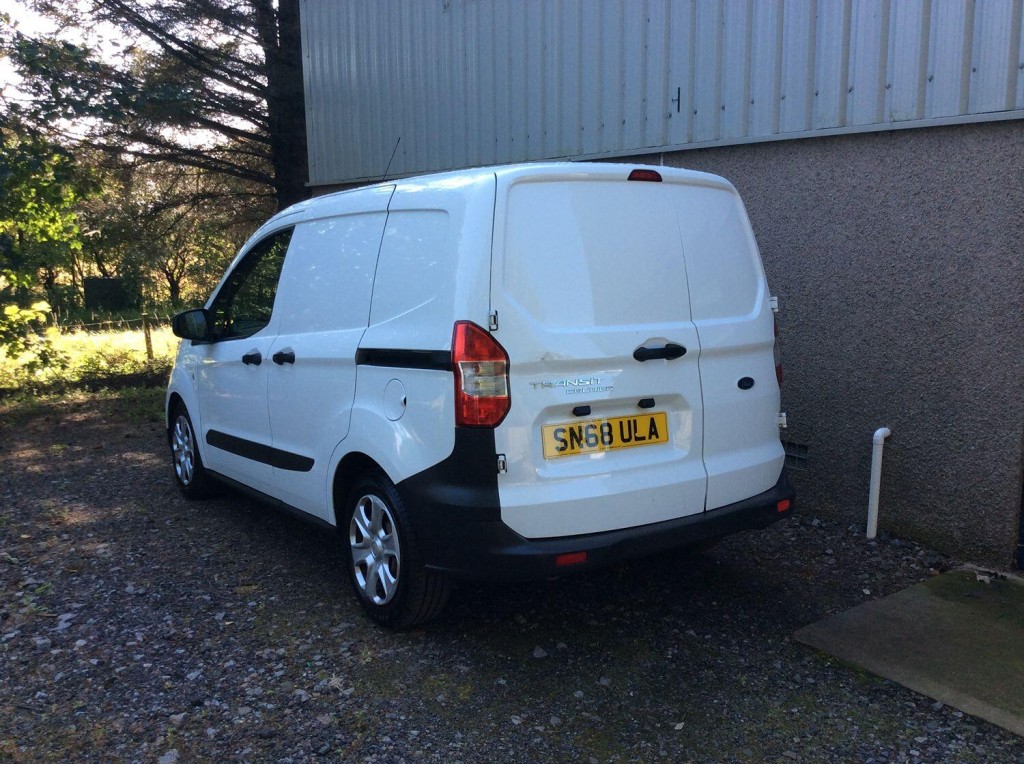FORD TRANSIT COURIER