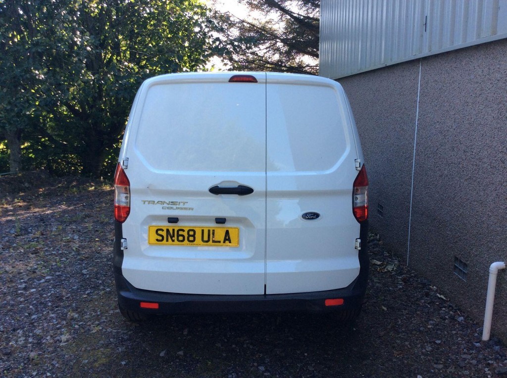 FORD TRANSIT COURIER