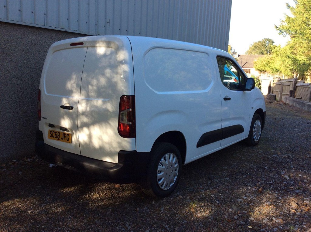 View VAUXHALL COMBO 1.6 Turbo D 2000 Edition