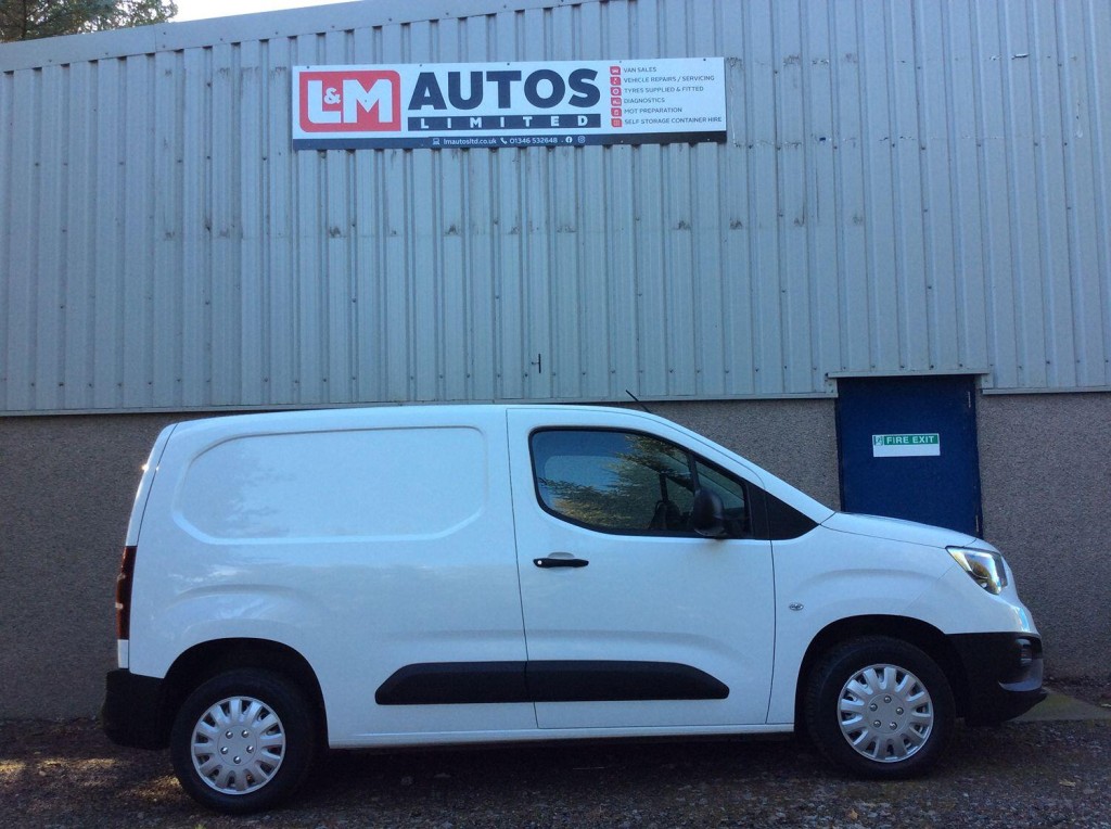 View VAUXHALL COMBO 1.6 Turbo D 2000 Edition