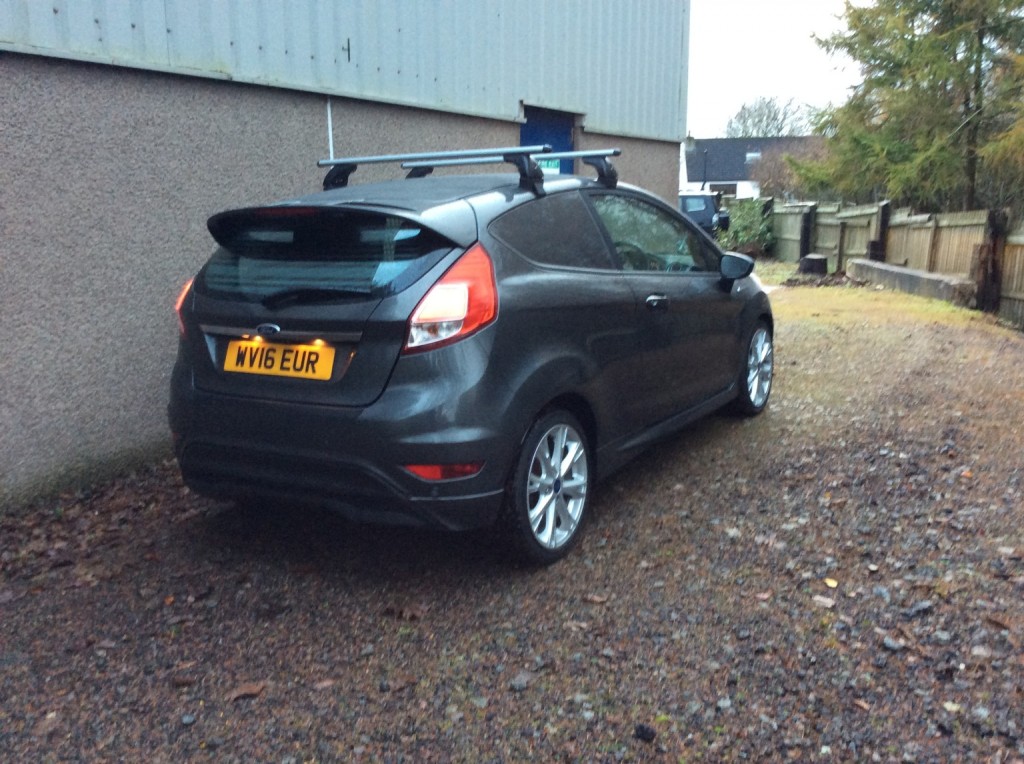 View FORD FIESTA VAN 1.5 TDCi Sport