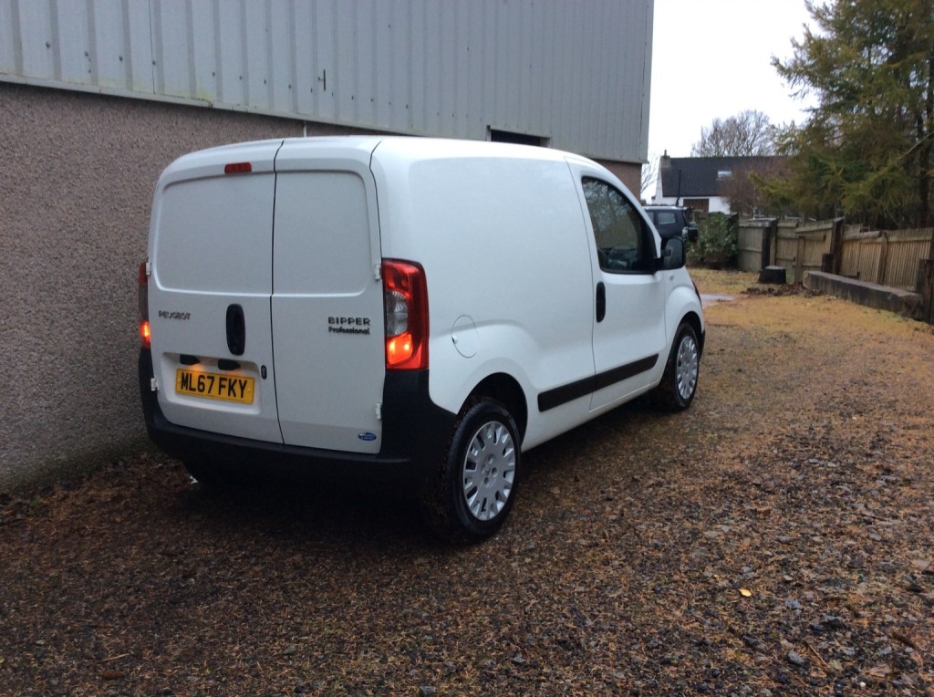 View PEUGEOT BIPPER 1.3 HDi Professional