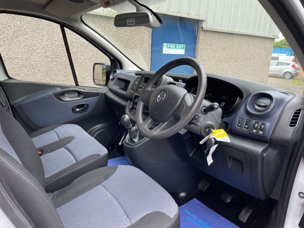 VAUXHALL VIVARO