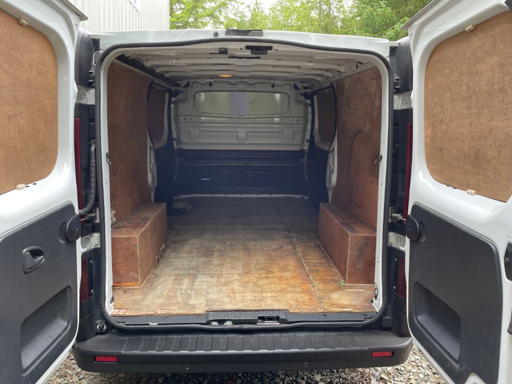 VAUXHALL VIVARO