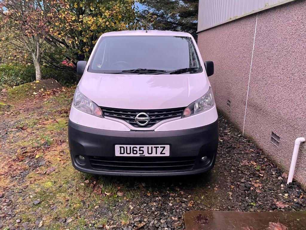 NISSAN NV200