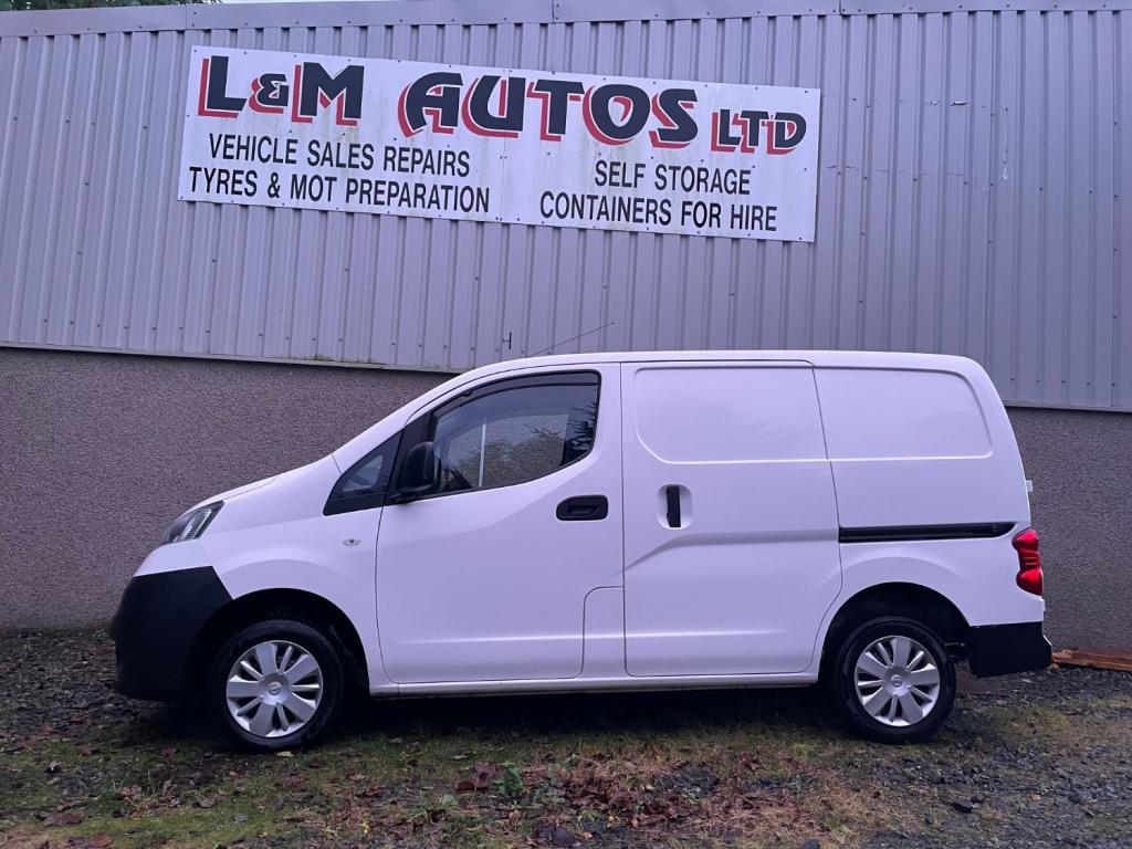 NISSAN NV200