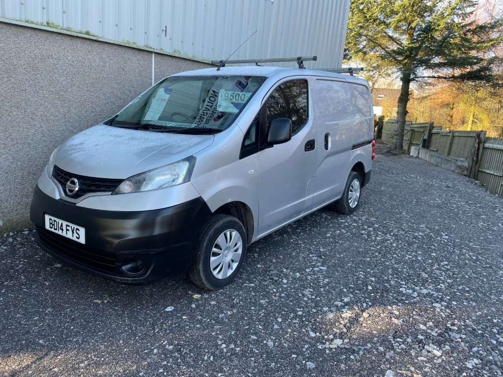 NISSAN NV200
