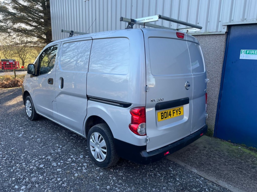 NISSAN NV200