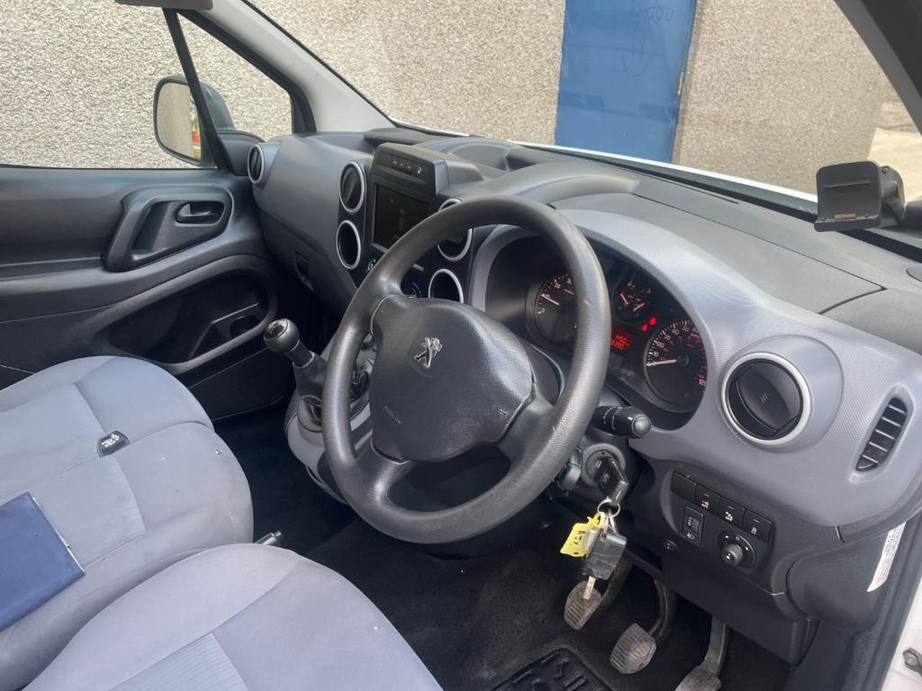 PEUGEOT PARTNER