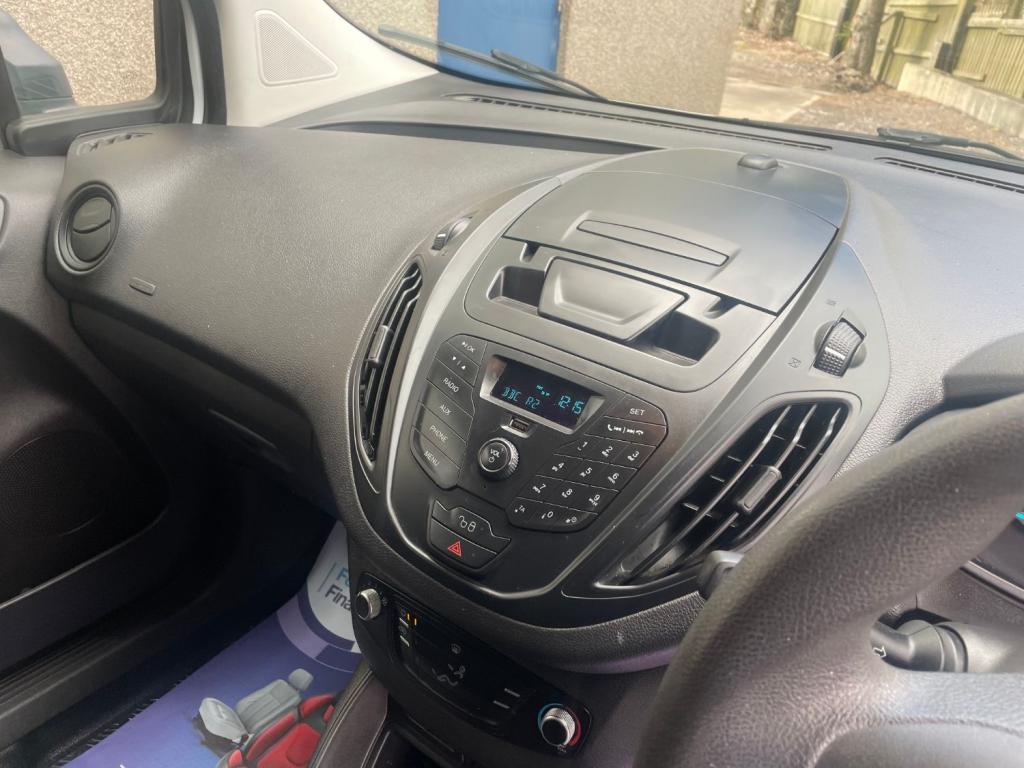 FORD TRANSIT COURIER