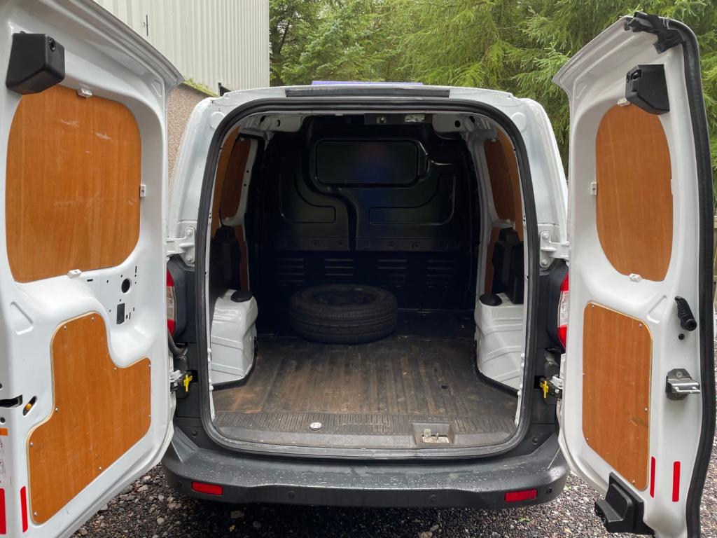 FORD TRANSIT COURIER