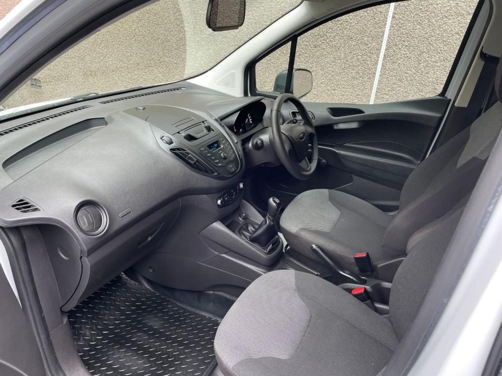 FORD TRANSIT COURIER