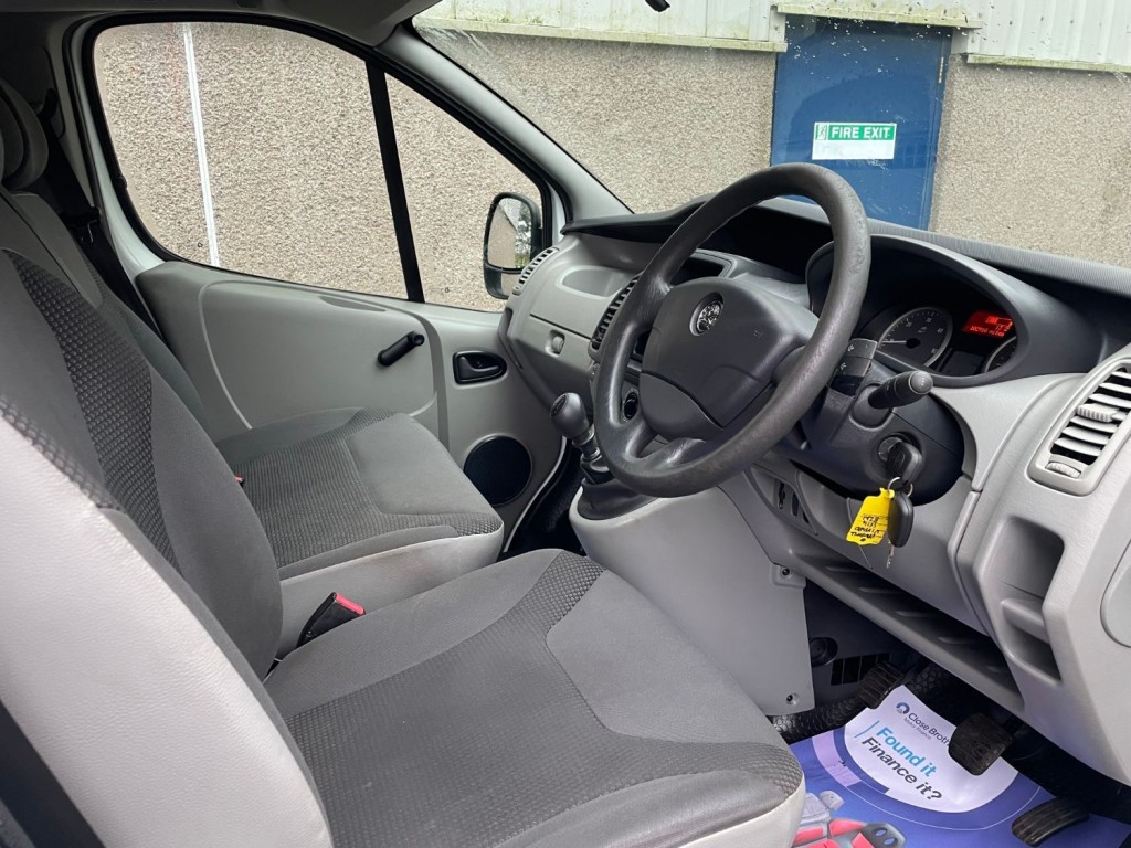 VAUXHALL VIVARO