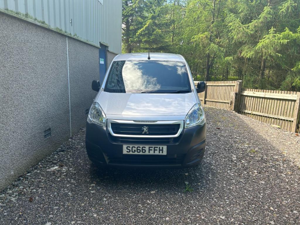 View PEUGEOT PARTNER BLUE HDI PROFESSIONAL L1