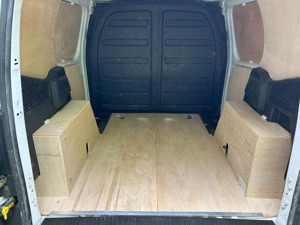 FORD TRANSIT COURIER