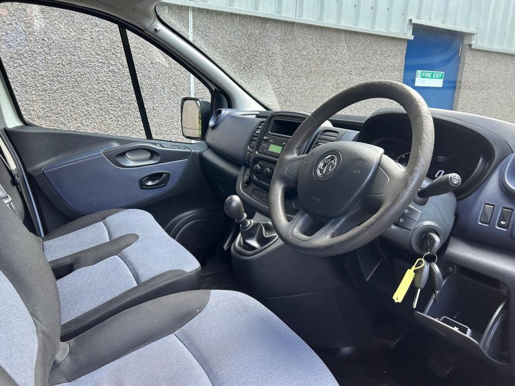 VAUXHALL VIVARO