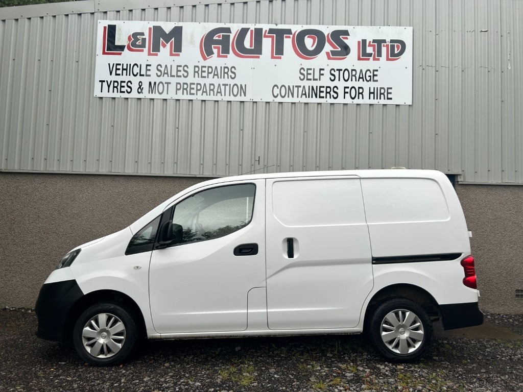 NISSAN NV200