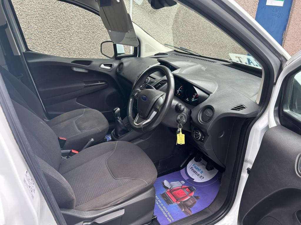 FORD TRANSIT COURIER