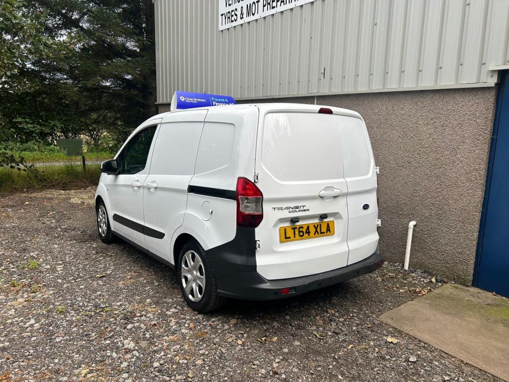 FORD TRANSIT COURIER