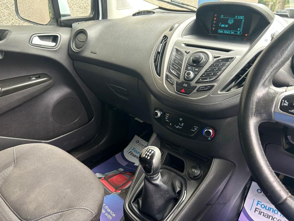 FORD TRANSIT COURIER