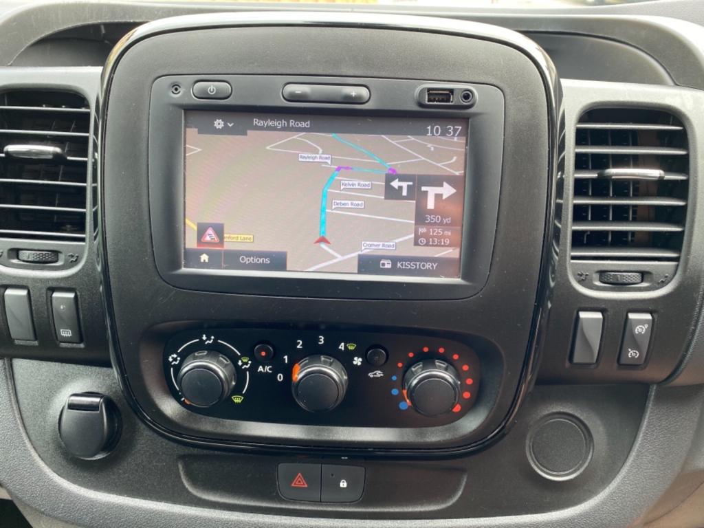 VAUXHALL VIVARO