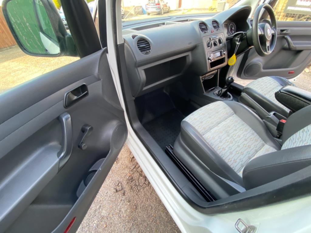 VOLKSWAGEN CADDY