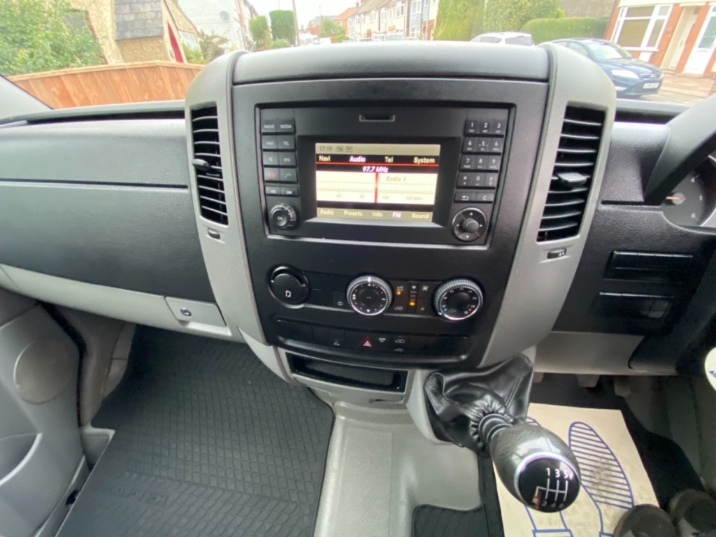 VOLKSWAGEN CRAFTER