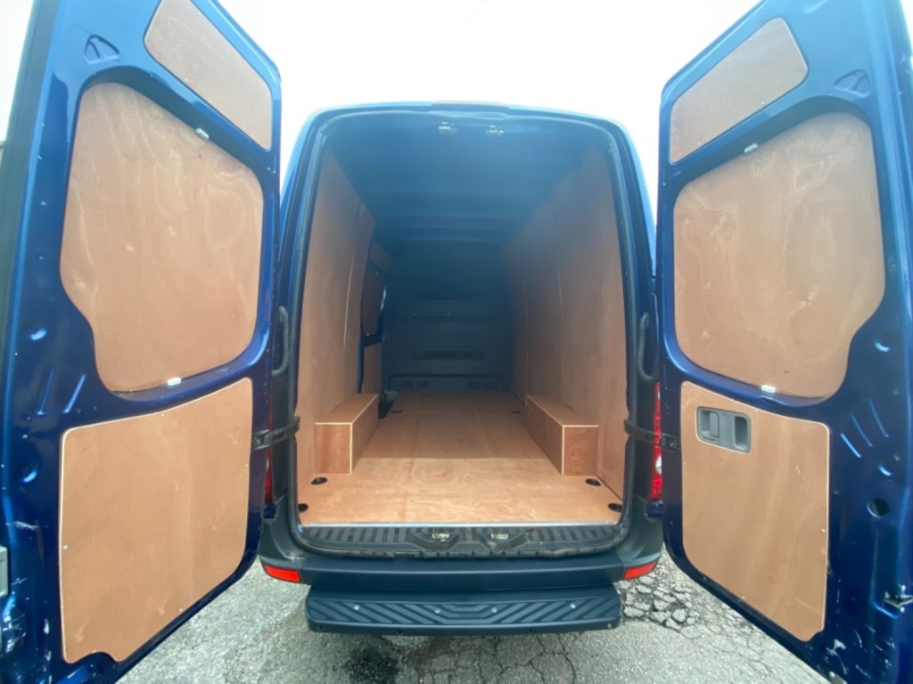 VOLKSWAGEN CRAFTER