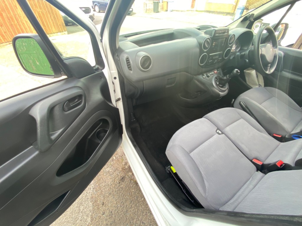 PEUGEOT PARTNER
