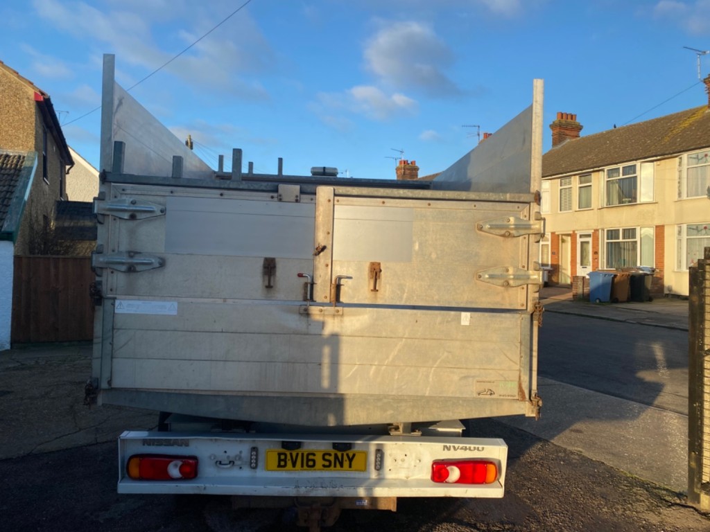 NISSAN NV400