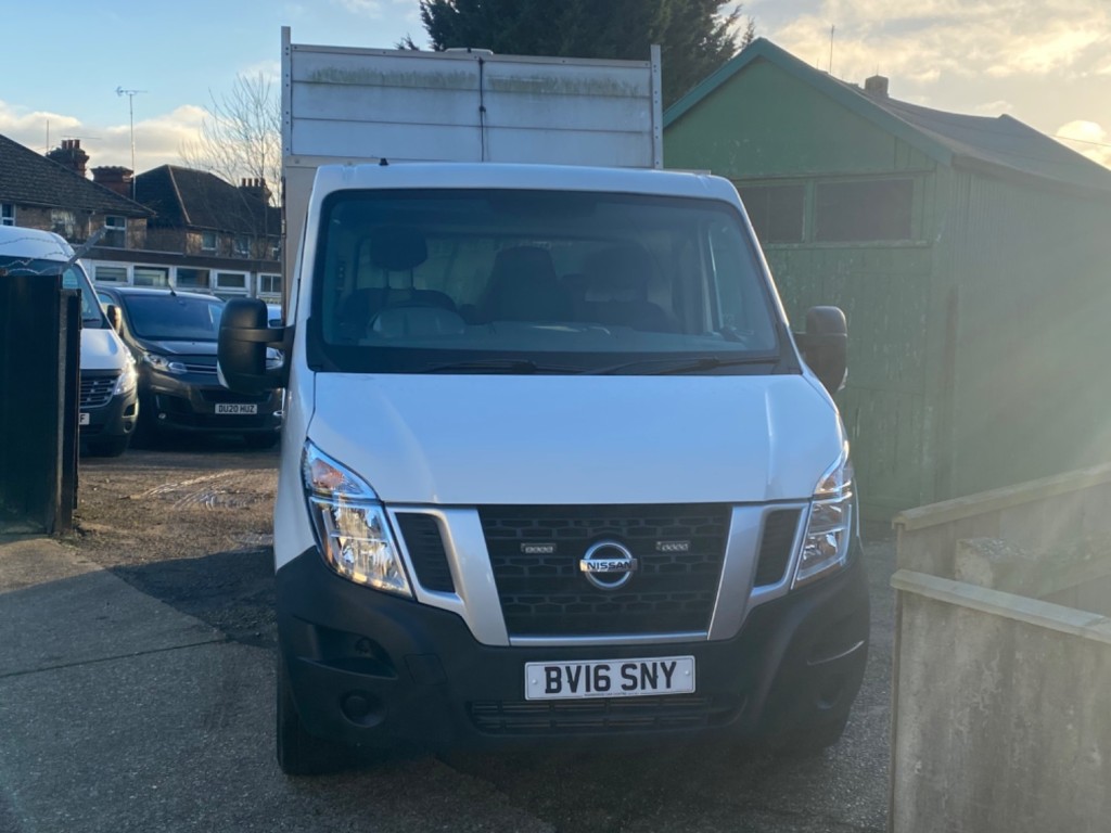 NISSAN NV400
