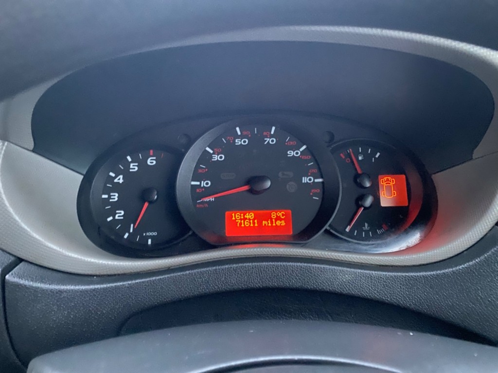 NISSAN NV400