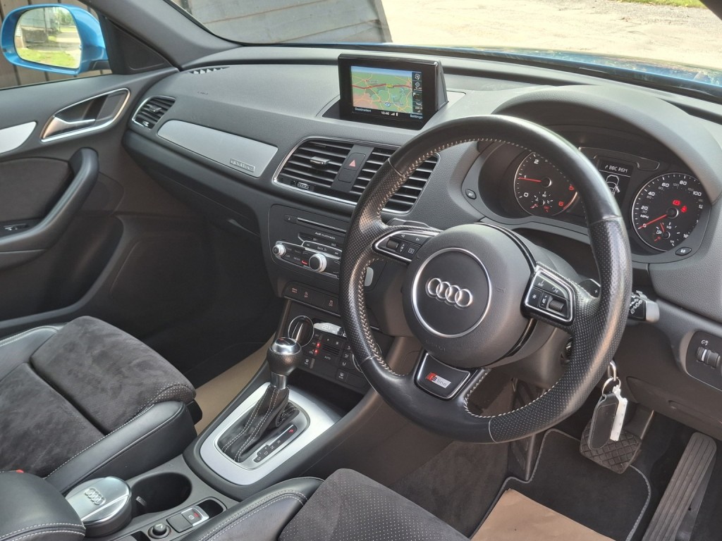 View AUDI Q3 2.0 TDI S line Plus
