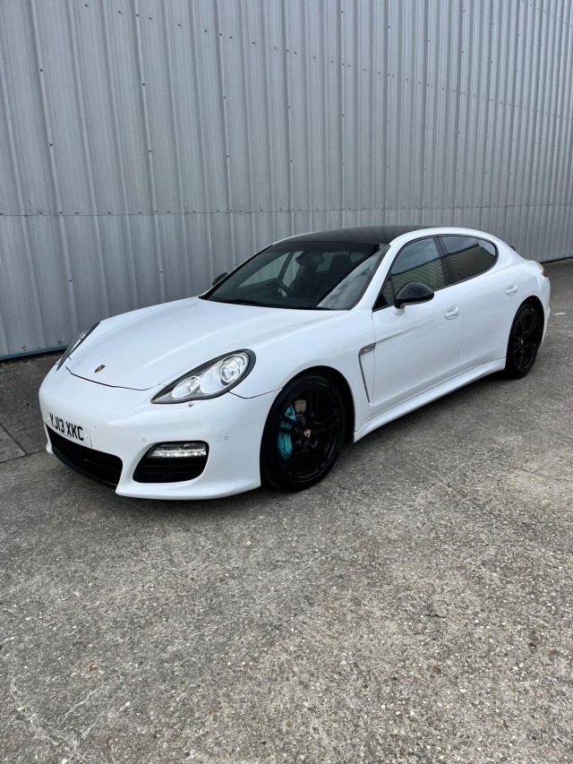 PORSCHE PANAMERA