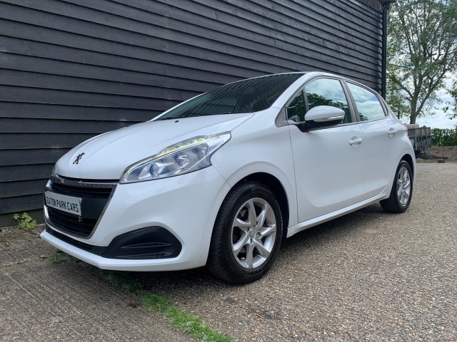 PEUGEOT 208 2017