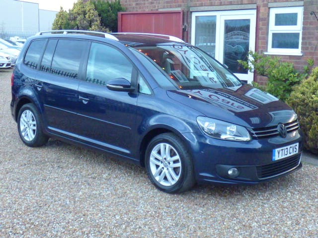 VOLKSWAGEN TOURAN