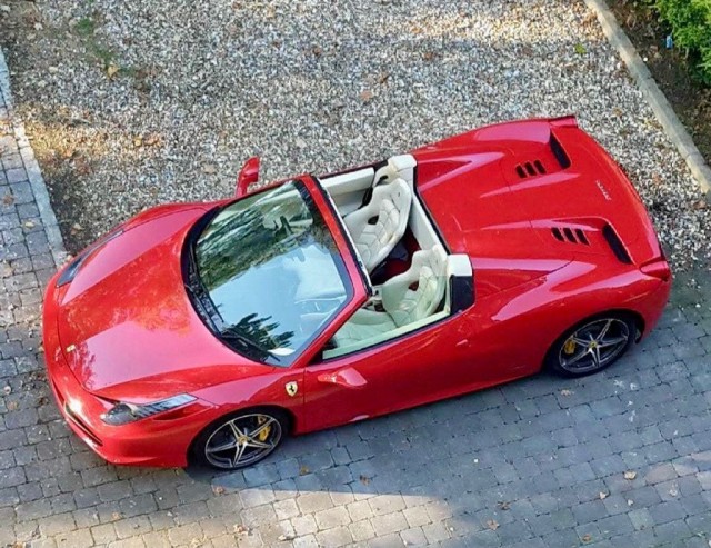 FERRARI 458