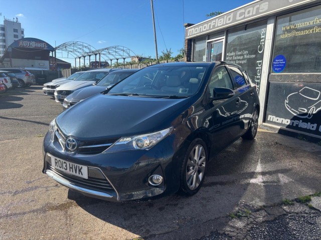TOYOTA AURIS 1.8 VVT-h Excel (2013)