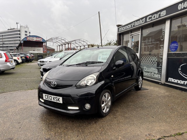 TOYOTA AYGO 1.0 VVT-i Fire (2012)