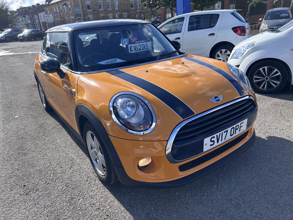 MINI HATCH